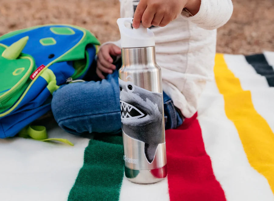 Recipient termos din oțel inoxidabil 355 ml cu capac Sport - Klean Kanteen - Kid Classic Narrow Mr. Shark