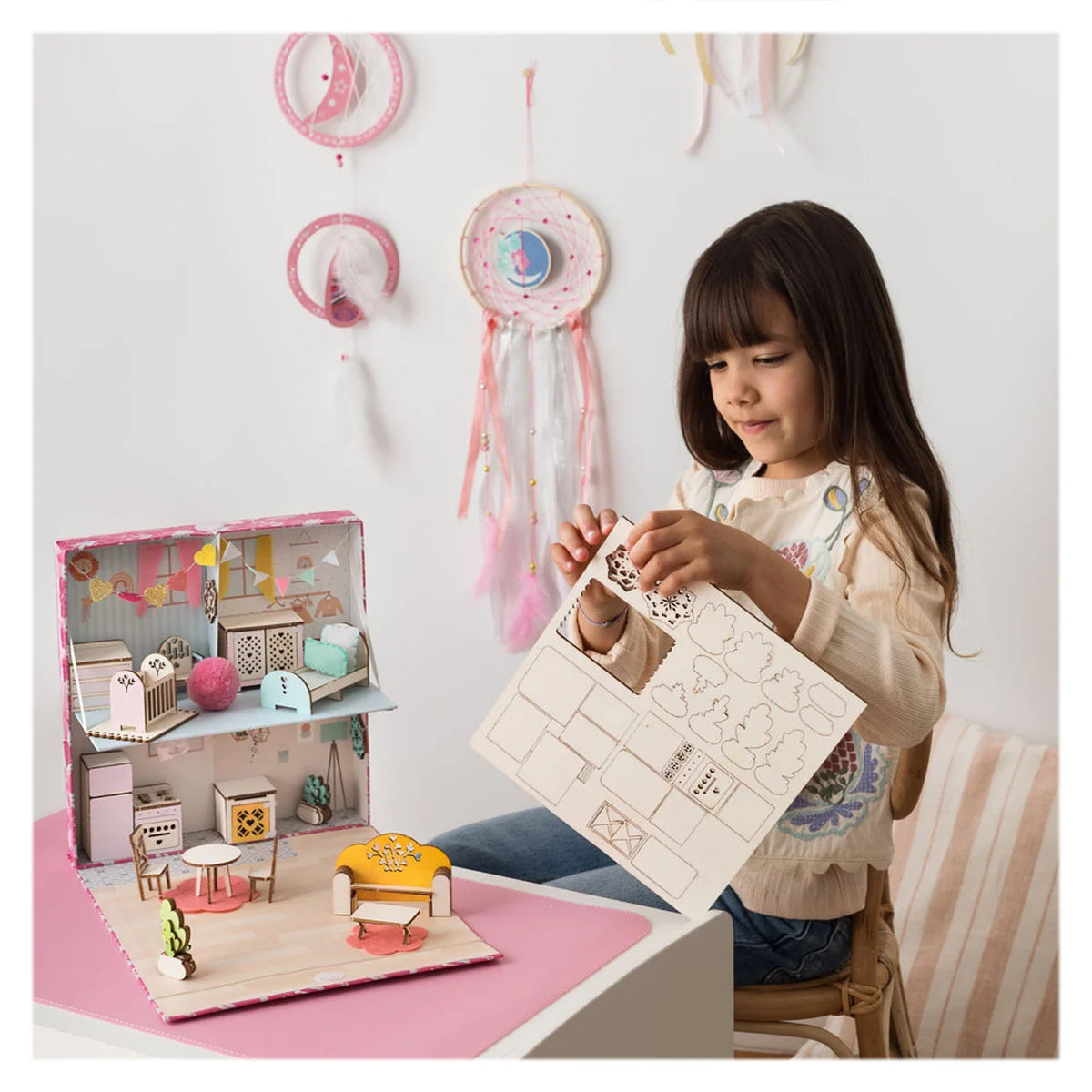 Set creativ în miniatură, Căsuța cu mobilier - Sycomore