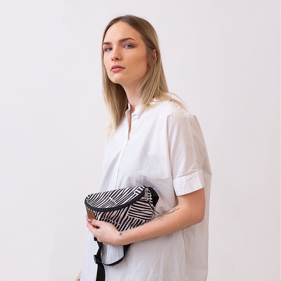 Borsetă dungi alb, negru - Delikates Accessories
