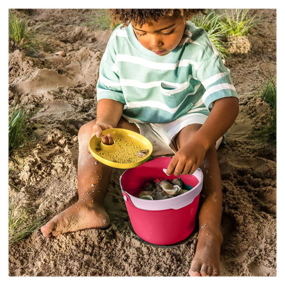 Bucki, găletușă cu sită, roșu cherry, Quut Toys