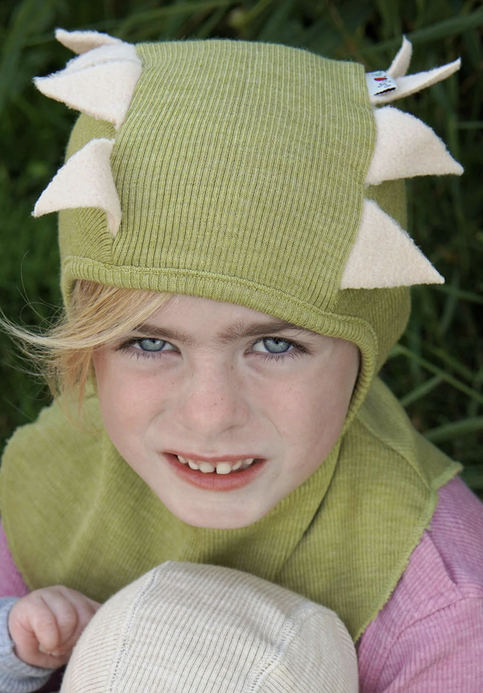 Cagulă ManyMonths Unique Dino lână merinos - Pea Puree Green