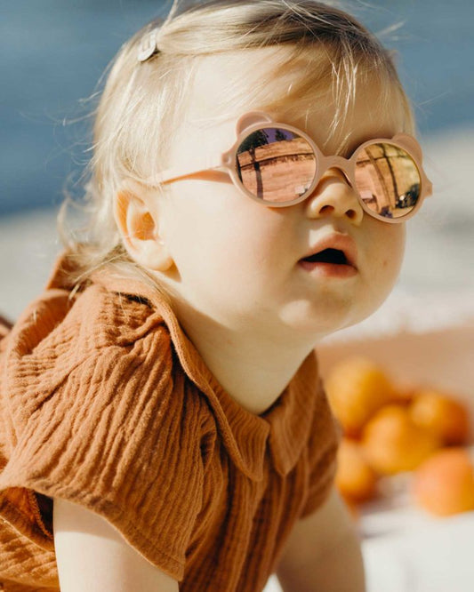 Ochelarii de soare pentru copii - must have sau moft?