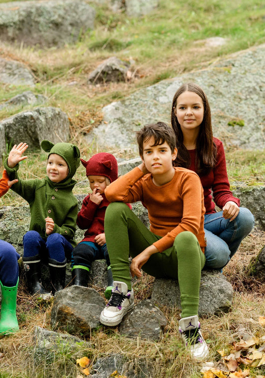 Ghid complet pentru haine naturale la copii: bumbac organic, lână merinos și in