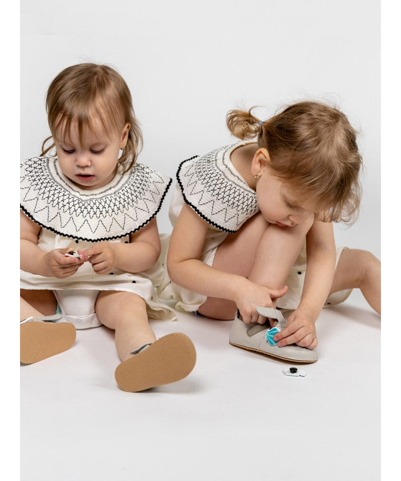 Încălțăminte sănătoasă pentru copii: când și cum alegi pantofi barefoot, ce trebuie să știi