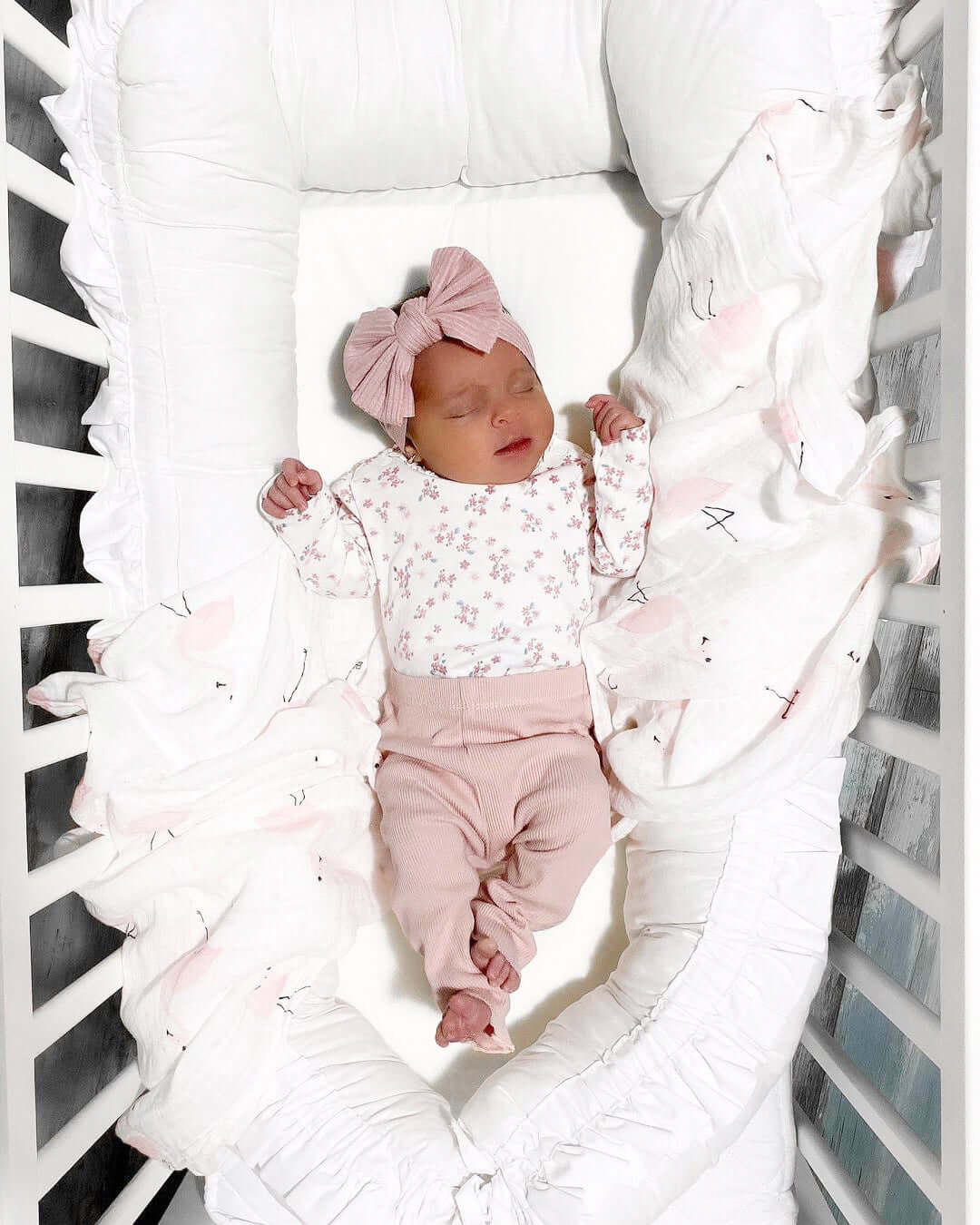 Baby Nest Alb cu Volănașe - Twindeco - White Cotton Flower