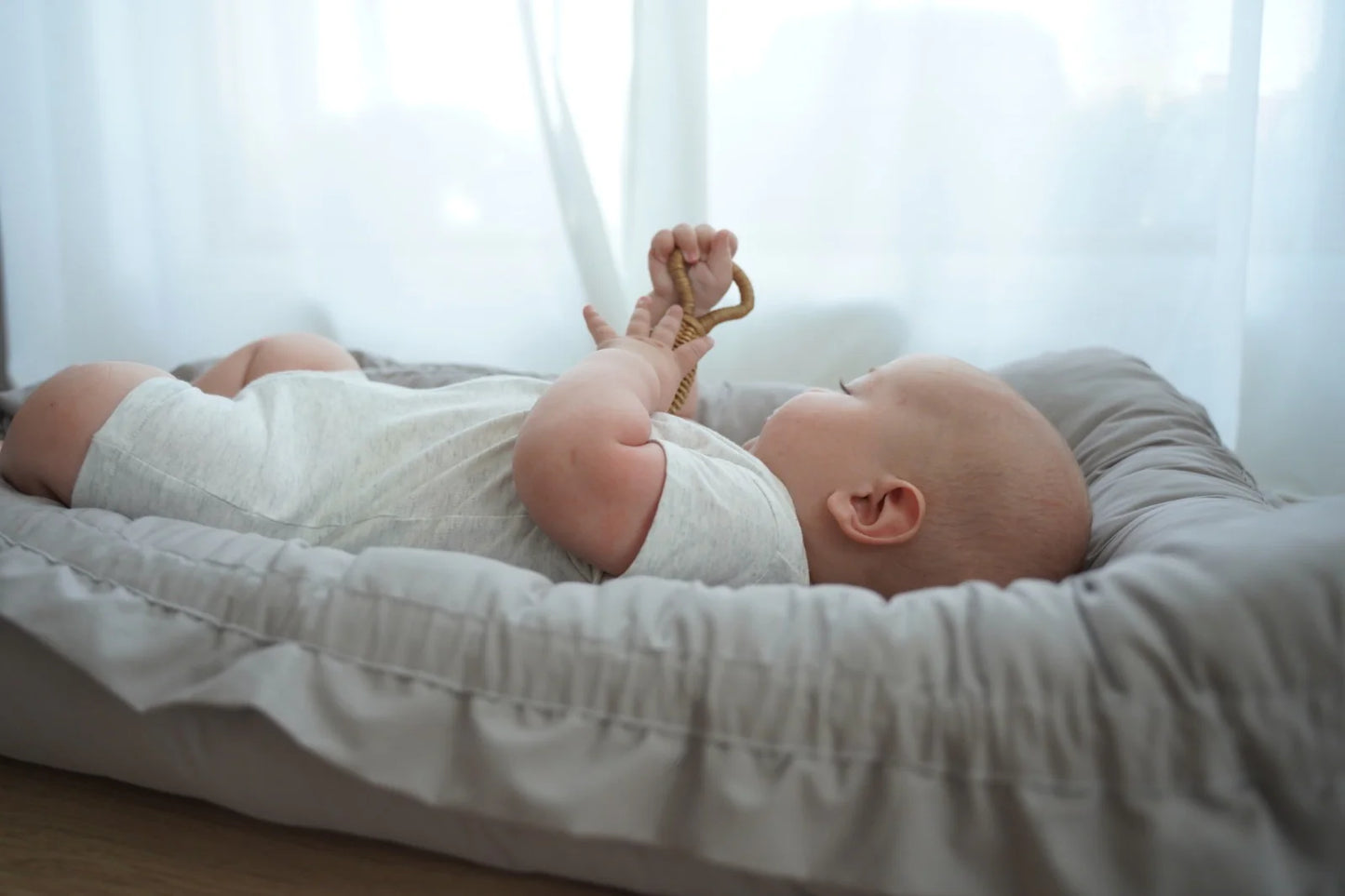 Baby Nest Alb cu Volănașe - Twindeco - White Cotton Flower