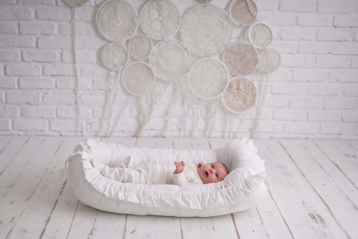 Baby Nest Alb cu Volănașe - Twindeco - White Cotton Flower