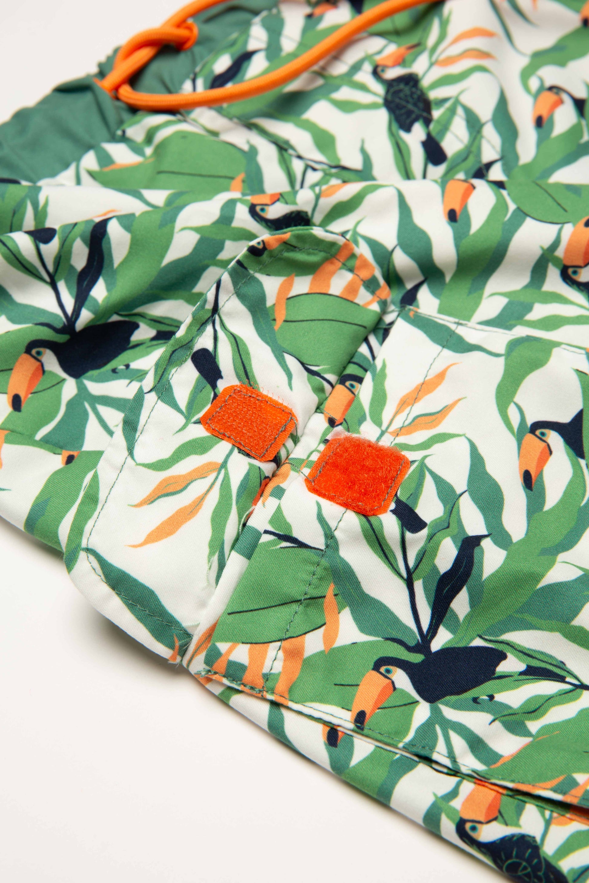 DucKsday - Pantaloni scurți tip boardshorts pentru plajă și înot cu protecție solară UPF 50+ -Toucan