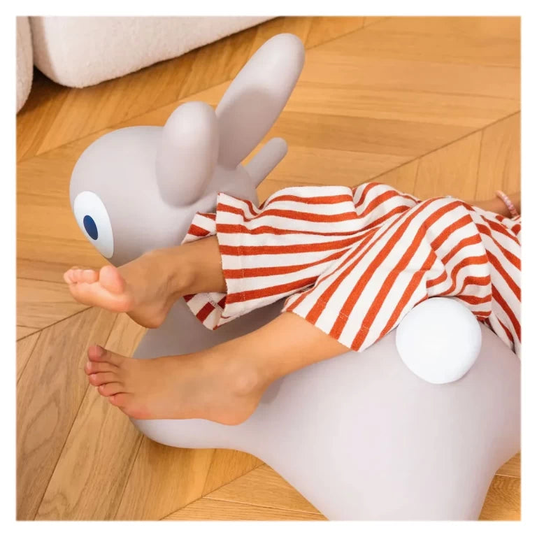 Hoppi Bunny, iepuraș gonflabil săltăreț, Quut toys