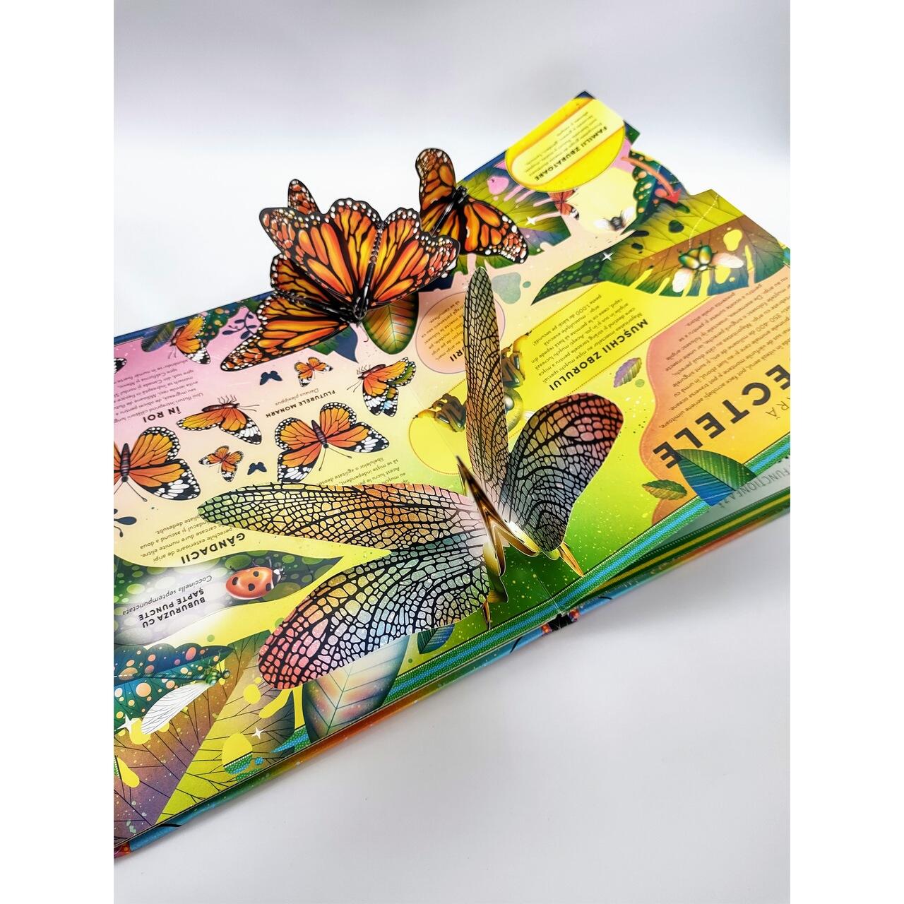 Formidabila carte cu gândaci și alte gângănii