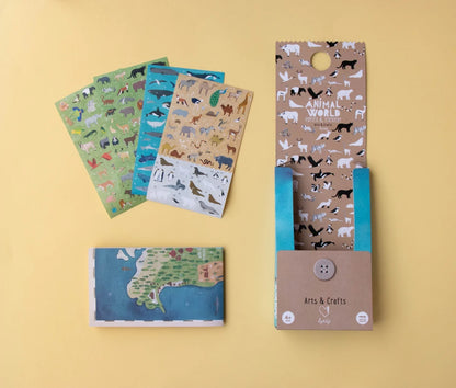 Poster cu stickere Lumea animalelor, Londji – hartă interactivă educativă cu 165 stickere