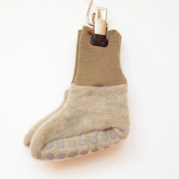 Botoșei fleece din lână merinos, latte macchiato - Cosilana